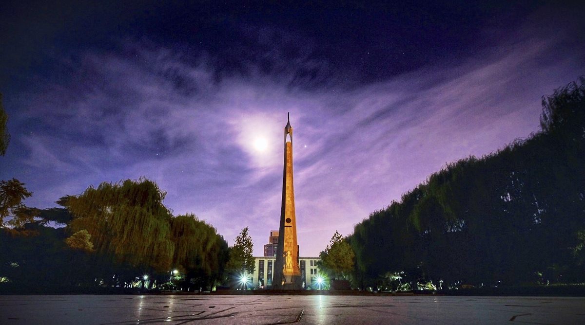 腾飞塔夜景（黄浩翔 摄）
